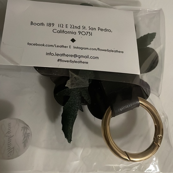 NWT Dark Magnolia Leather Flower Tassel Key Ring by LeatherE - Picture 3 of 4